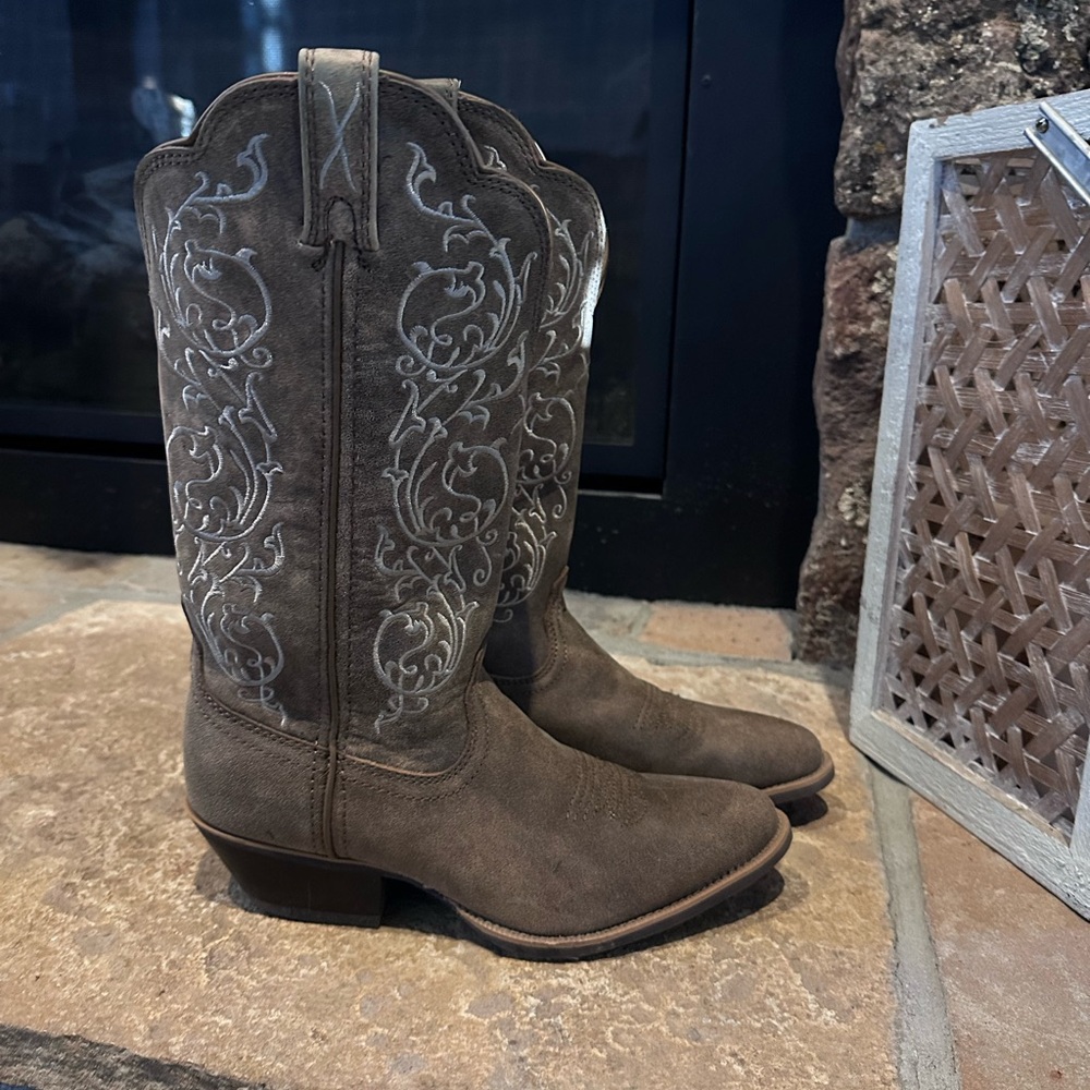 Elegant Brown Western Boots